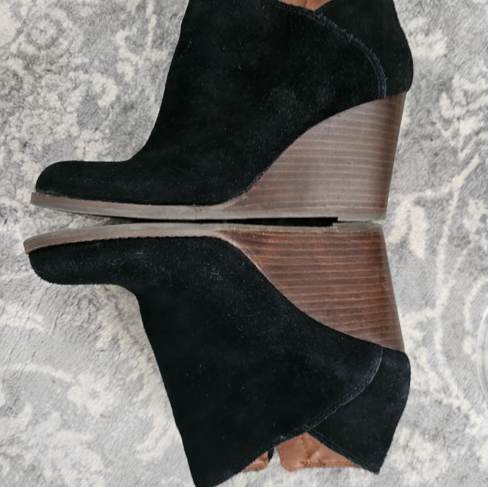 Shoes - Picture 3 of 5